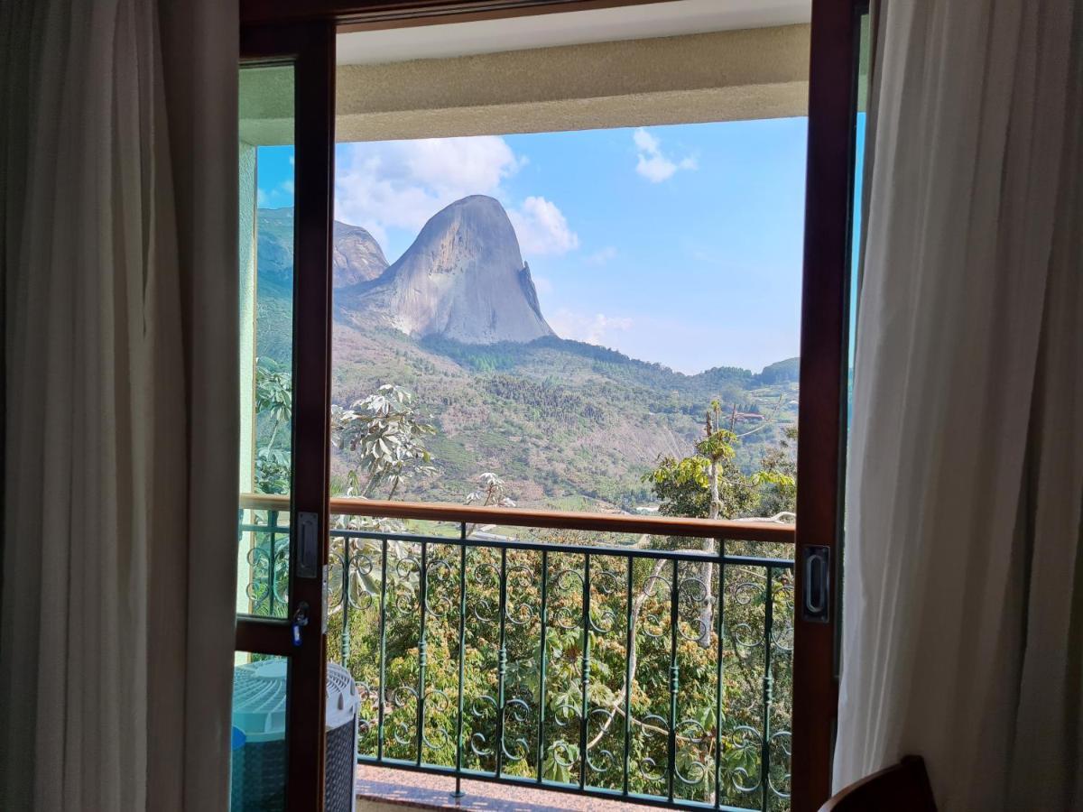 Vista Para Pedra Azul E Tv De 85" Exteriör bild